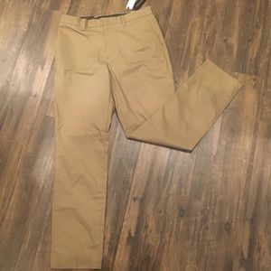 NWT - Men’s Banana Republic Khakis 30x32 Tan Pants
